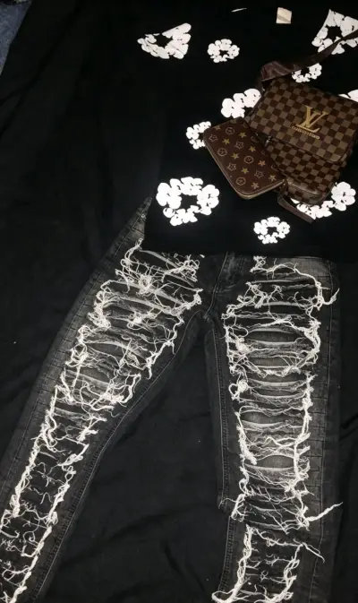Jeans negros desgastados+ polera Demin tears - miniatura 2