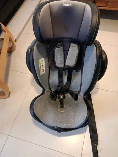 Silla de auto Infanti Isofix gris para bebé - miniatura 1