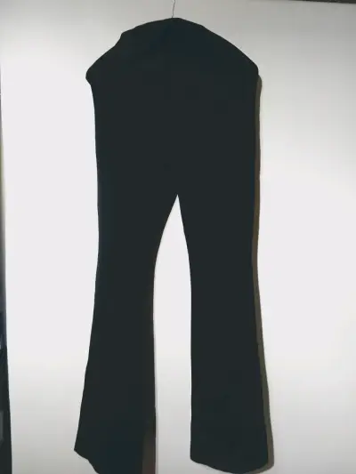 Pantalones negros de mujer Zara (detalle cierre) - miniatura 1