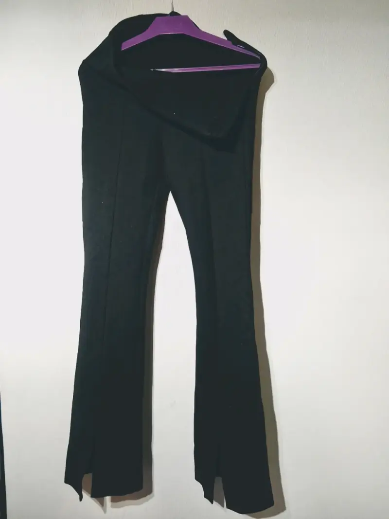 Pantalones negros de mujer Zara (detalle cierre) - 2
