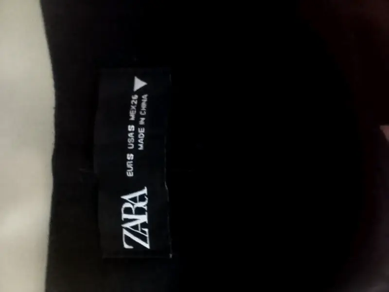 Pantalones negros de mujer Zara (detalle cierre) - 3