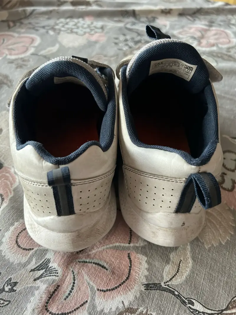 Zapatillas deportivas CK para niños con velcro - 3