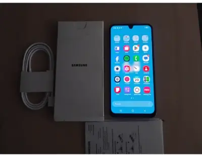 Samsung Galaxy A20s 32GB con cargador - miniatura 1