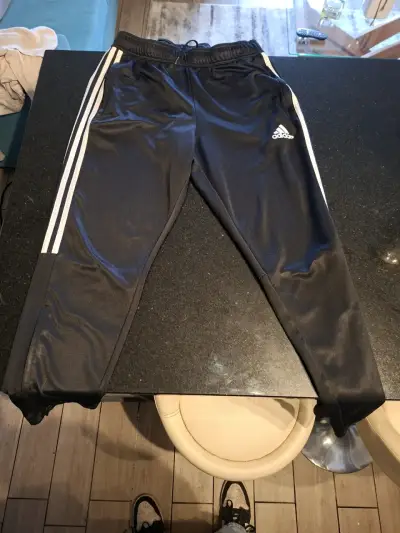 Pantalón deportivo negro Adidas talla L - miniatura 1