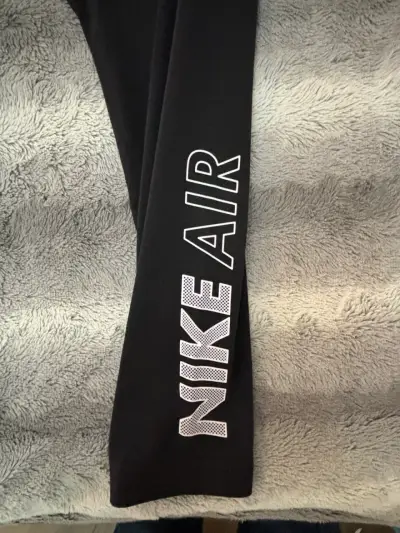 Leggings deportivos Nike Air negros para mujer - miniatura 2