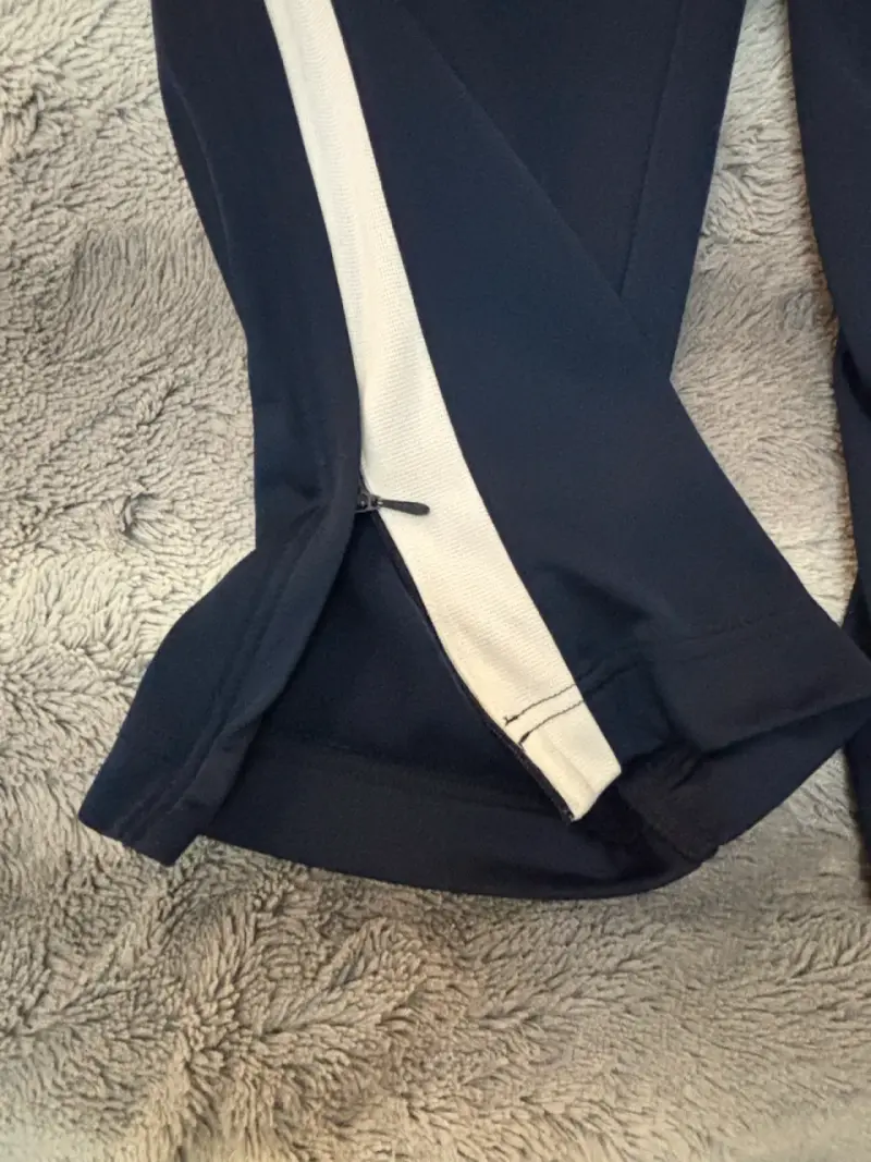 Pantalones deportivos Nike azul marino con franjas - 3
