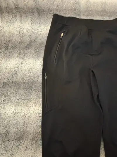 Pantalones deportivos negros Nike con bolsillos - miniatura 3