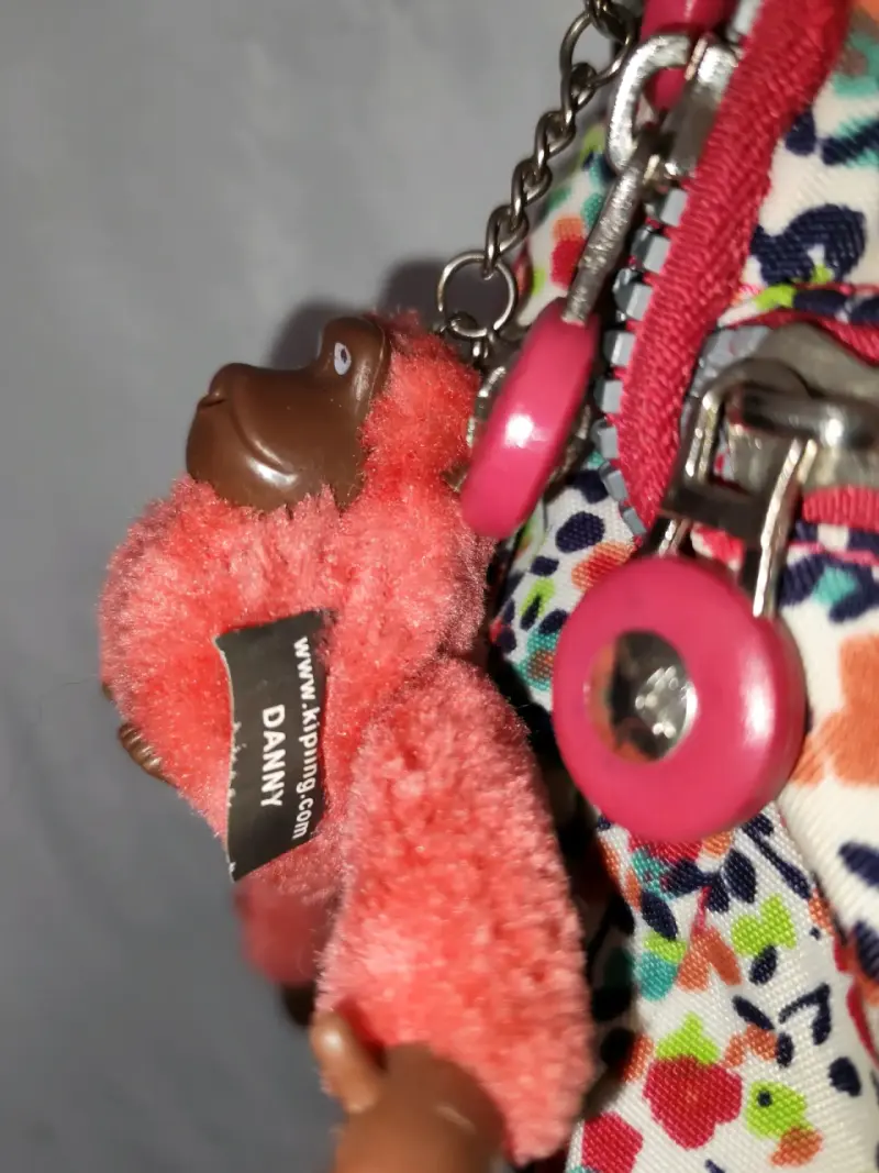Bolso Kipling estampado floral con correa roja - 3