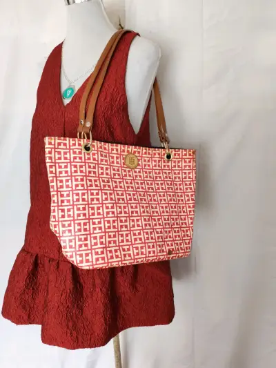 Bolso tote Tommy Hilfiger rojo con estampado - miniatura 1