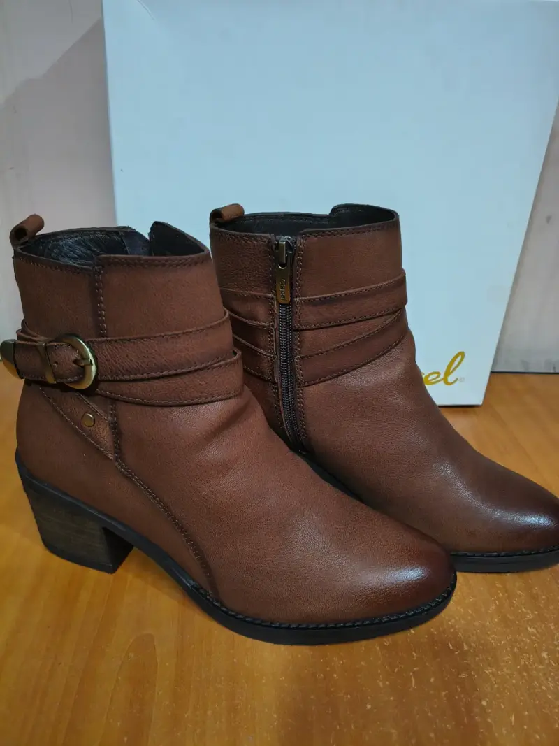 Botines de cuero marrón con tacón medio - 1