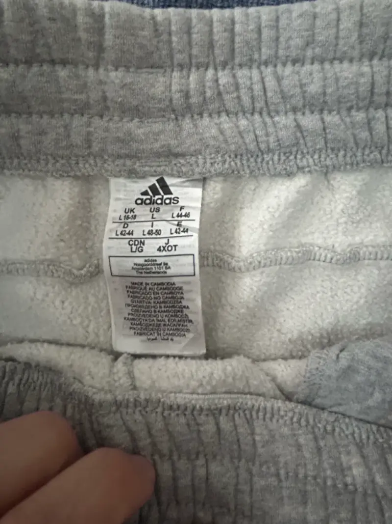 Pantalones deportivos grises Adidas con franjas - 3