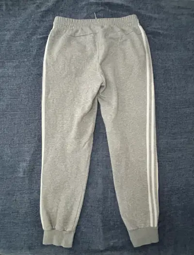 Pantalones deportivos grises Adidas con franjas - miniatura 5