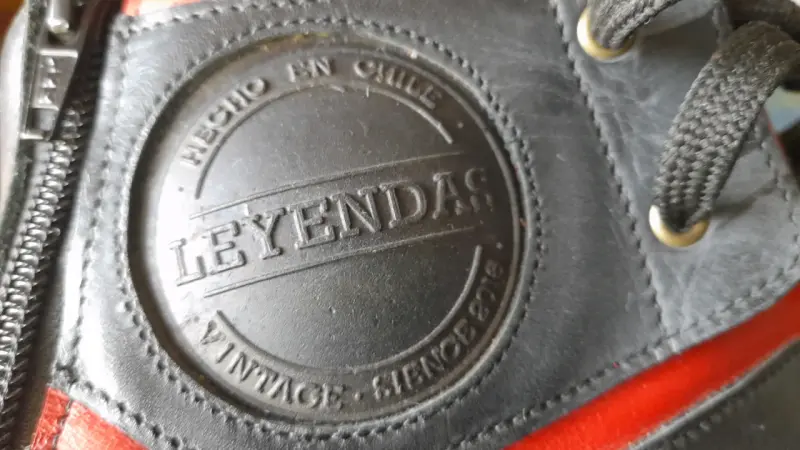 Botas de cuero negro y rojo Leyendas - 4