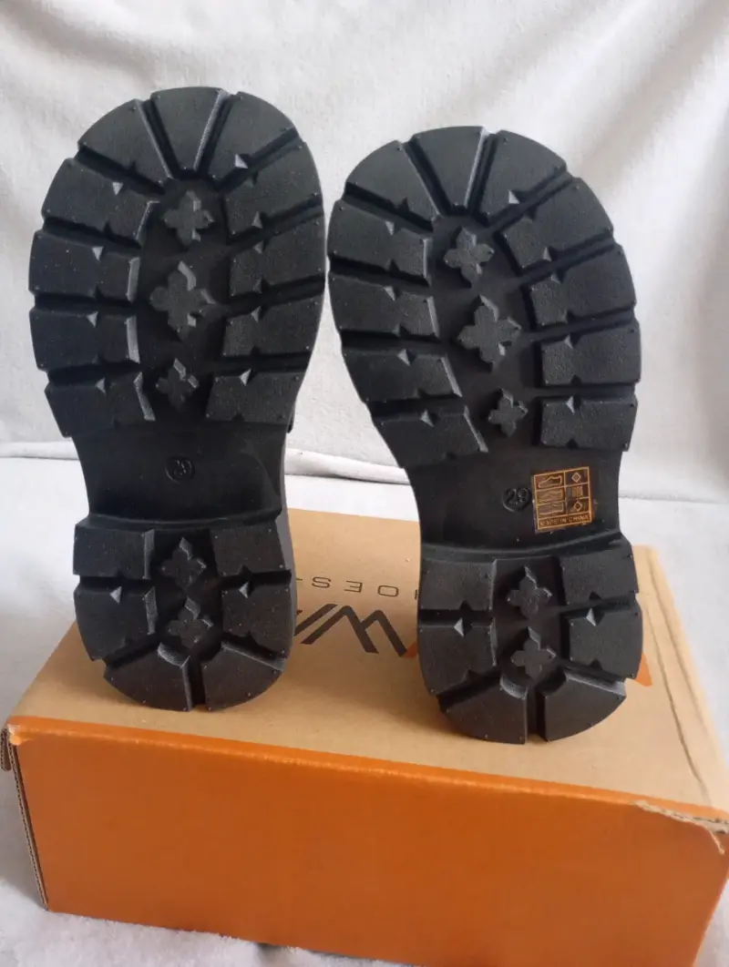 Zapato mocasín de charol N°29 - 2