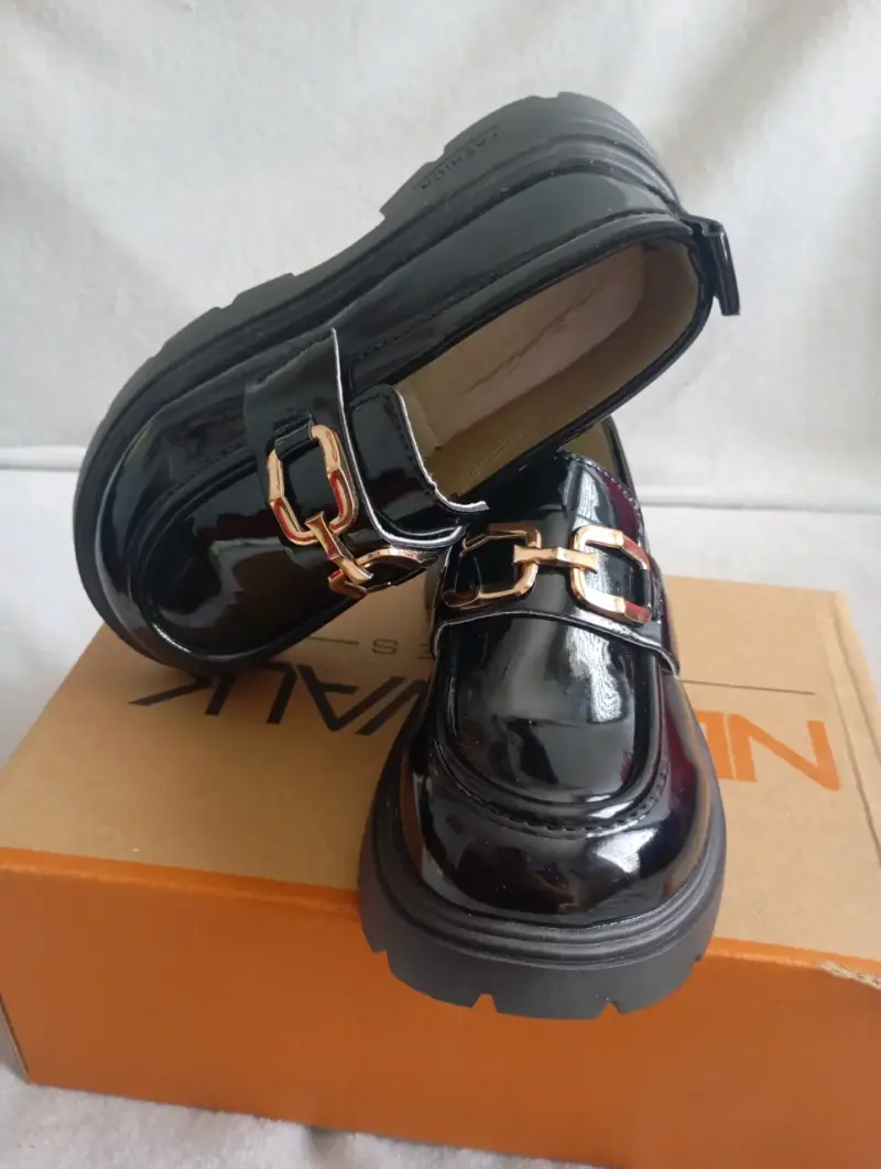 Zapato mocasín de charol N°29 - 3