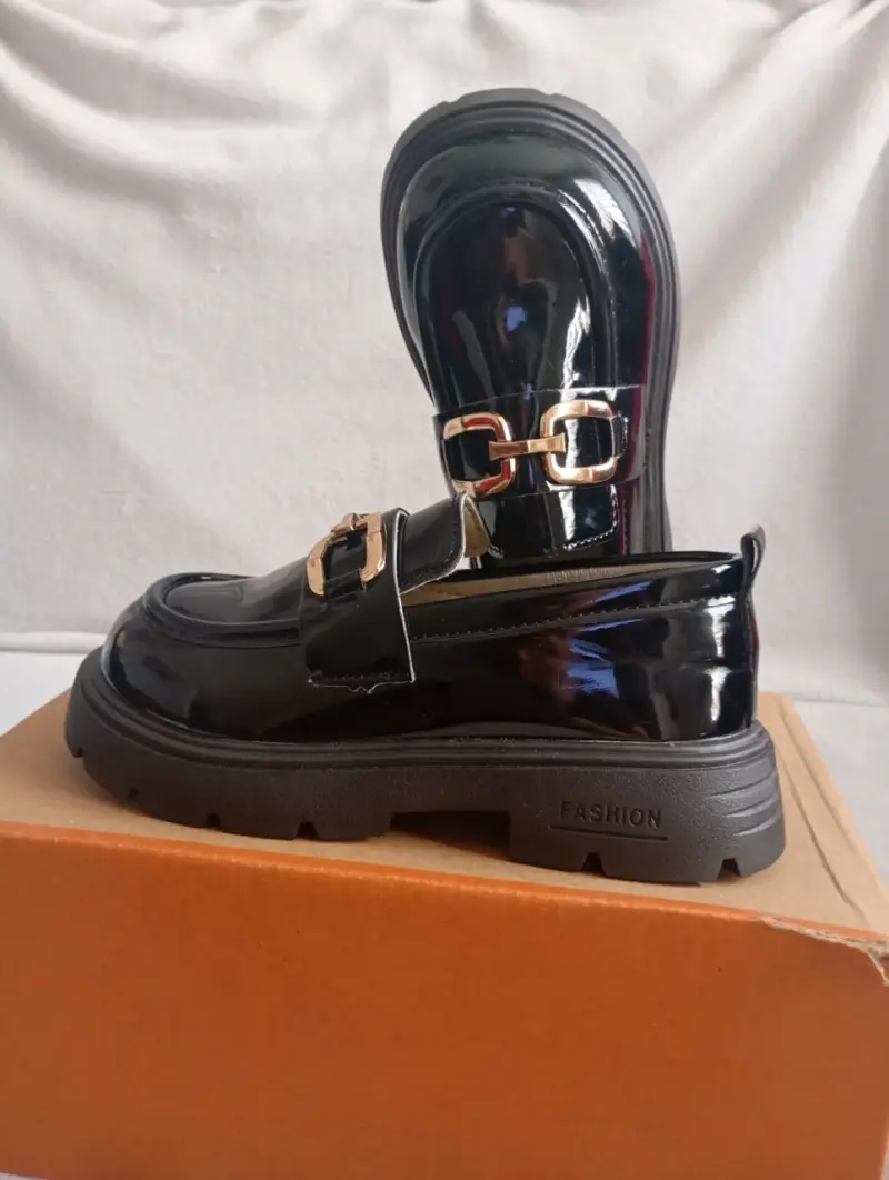 Zapato mocasín de charol N°29 - 4