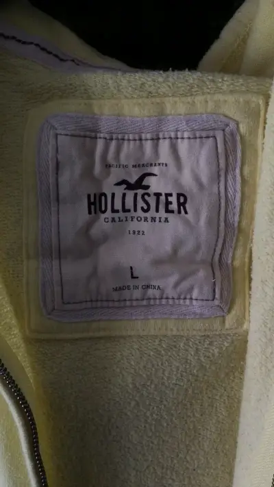 Polerón amarillo con capucha Hollister - miniatura 2