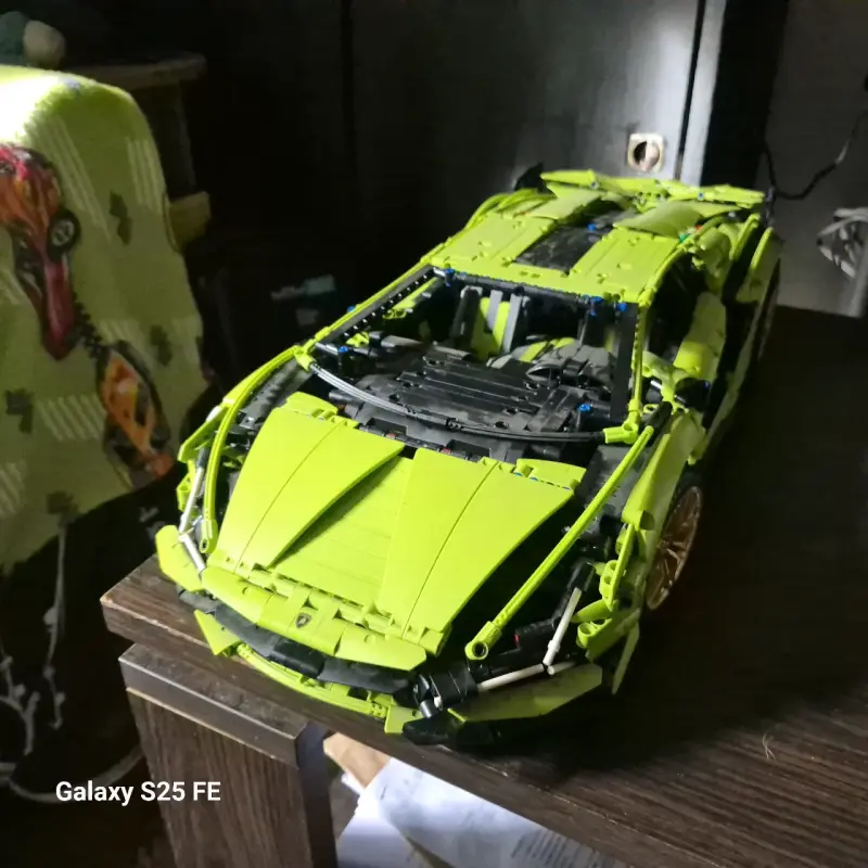Lego Technic Lamborghini Sian - 1