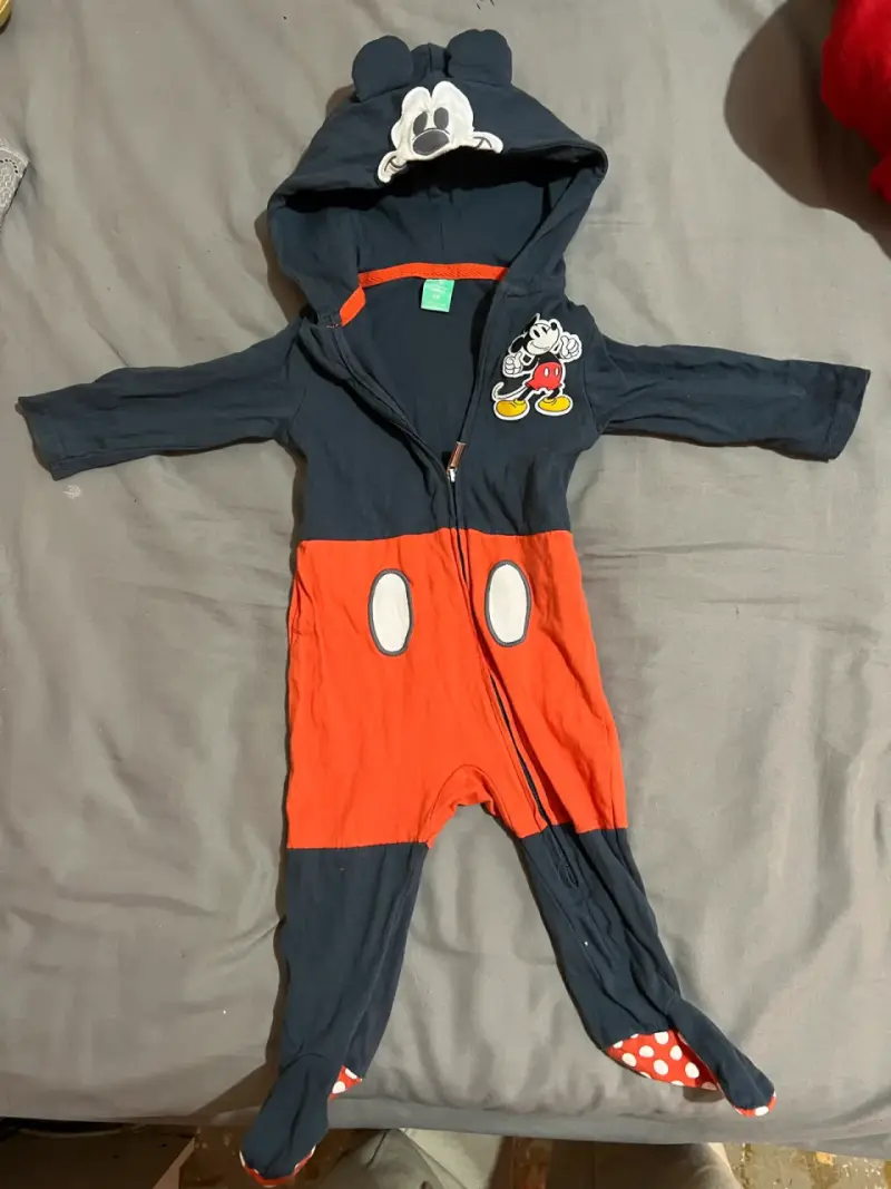 Enterito de bebé Mickey Mouse con capucha - 2