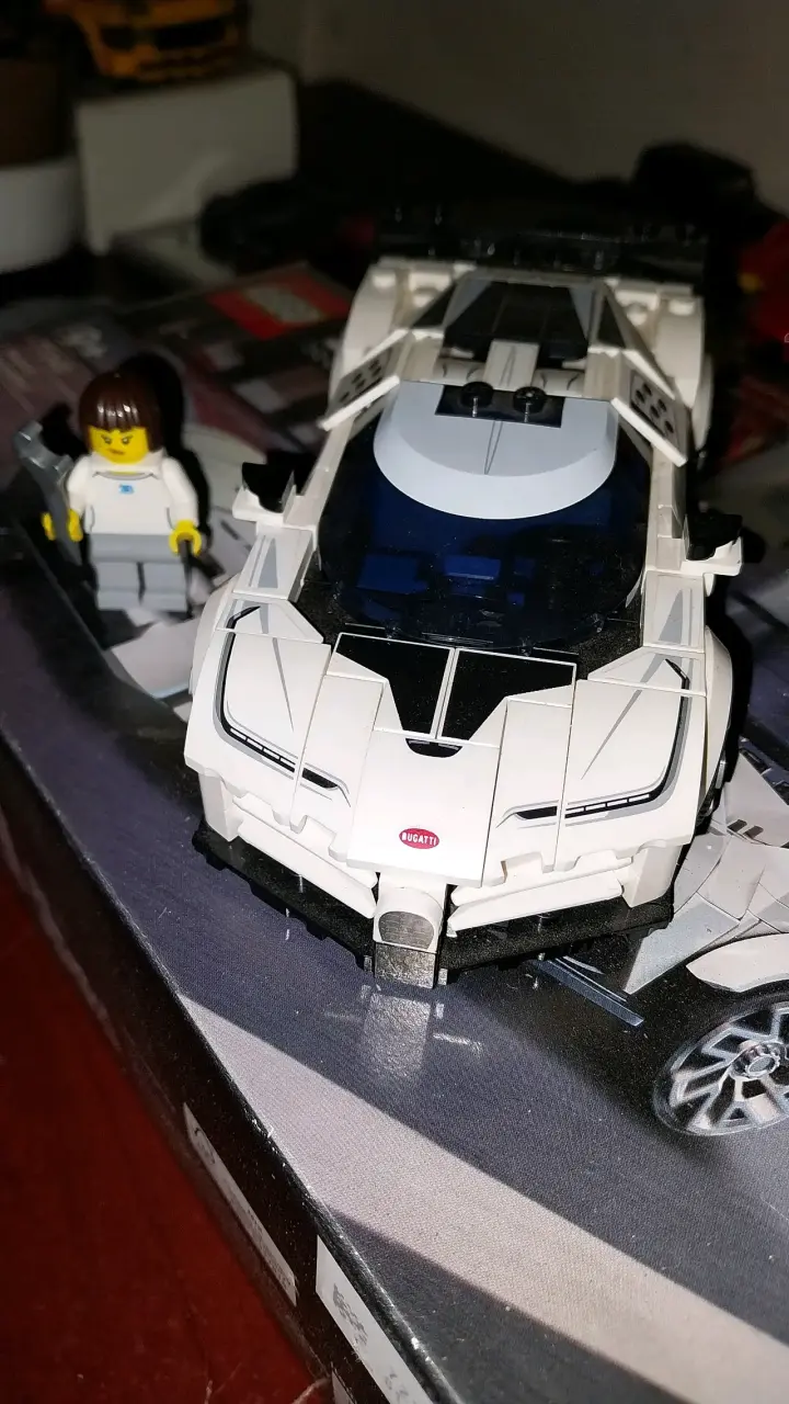 Set LEGO Speed Champions Bugatti Blanco - 1