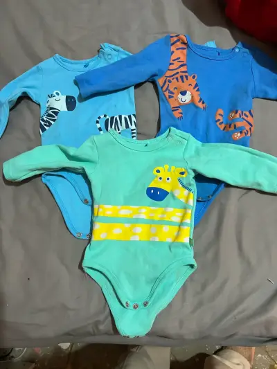 Conjunto de bodies para bebé con estampados de animales - miniatura 1