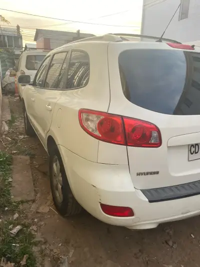 SUV Hyundai Santa Fe 2009 en buen estado - miniatura 2