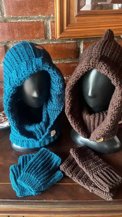 Conjunto capucha y mitones - miniatura 2