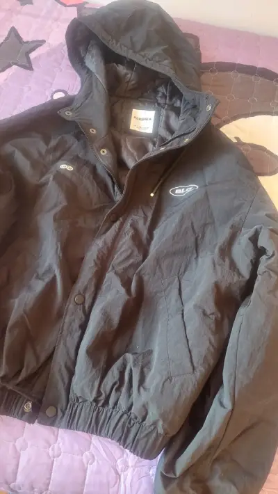 Chaqueta negra Bershka - miniatura 1