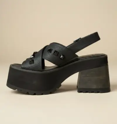 Sandalias negras con plataforma y tachas - miniatura 2