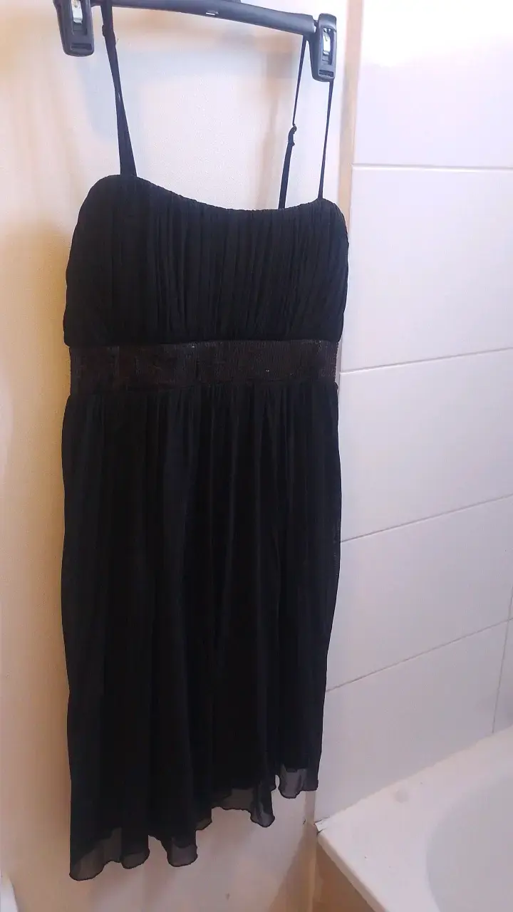 Vestido negro elegante con lentejuelas - 2