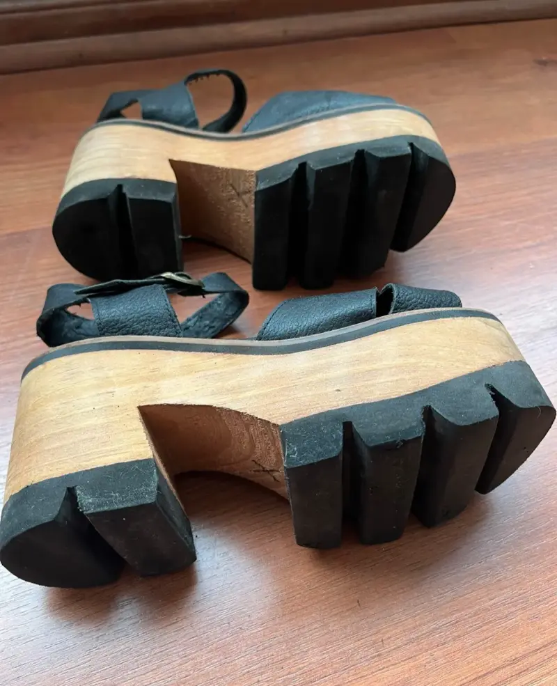 Sandalias de plataforma negras con taco grueso - 2