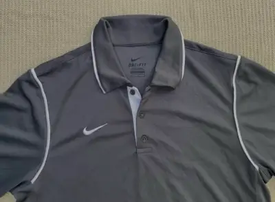 Polera Polo Nike Dri-FIT Gris Oscuro - miniatura 4