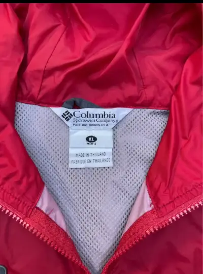 Chaqueta impermeable roja Columbia con capucha - miniatura 5