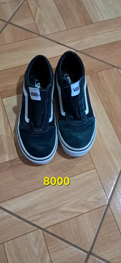 Zapatillas Vans negras sin cordones - miniatura 1