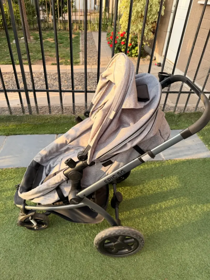 Coche de bebé 4moms con silla de auto - 4