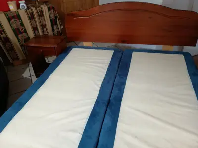 Cama de madera con colchones individuales - miniatura 1