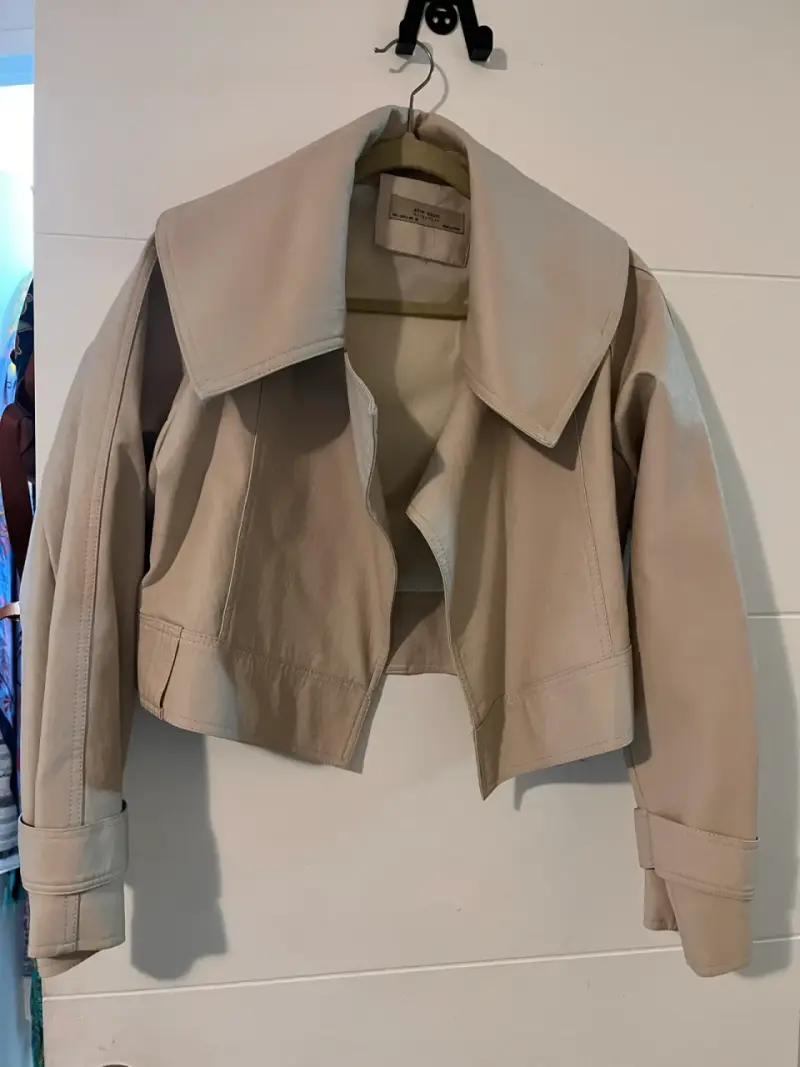 Chaqueta corta beige de mujer AFF Basic