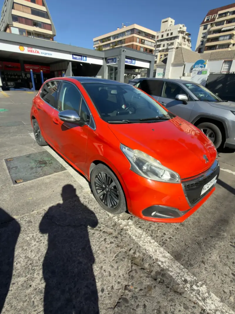 Peugeot 208 año 2019 - 3