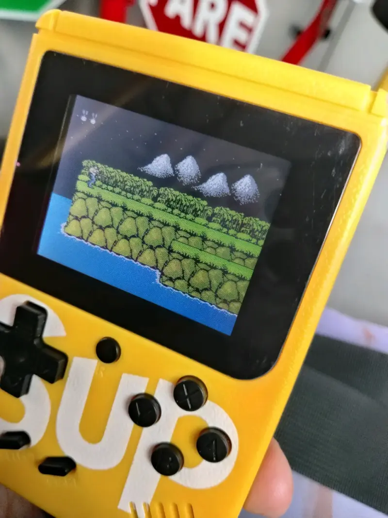 Consola portátil retro SUP con juegos clásicos - 4