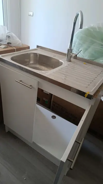 Lavaplatos de acero inoxidable con grifo - miniatura 3