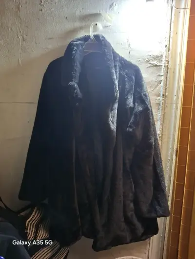Abrigo de piel sintética negro Wados talla L - miniatura 2