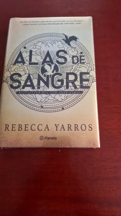 Libro 'Alas de Sangre' de Rebecca Yarros - miniatura 1