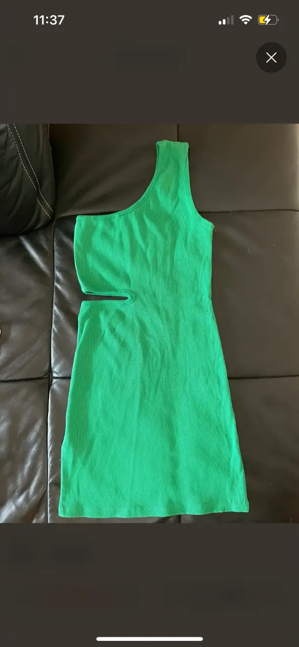 Vestido verde un hombro con corte lateral - 3