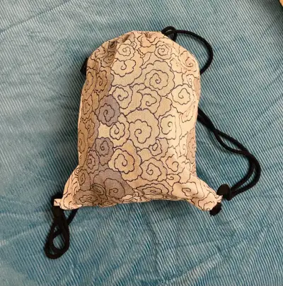 Mochila portabebés ergonómica con diseño floral - miniatura 4