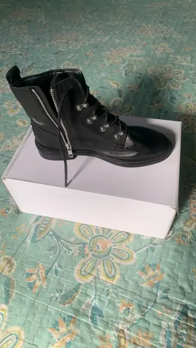 Botines Negros de Cuero con Cierre Lateral - miniatura 1