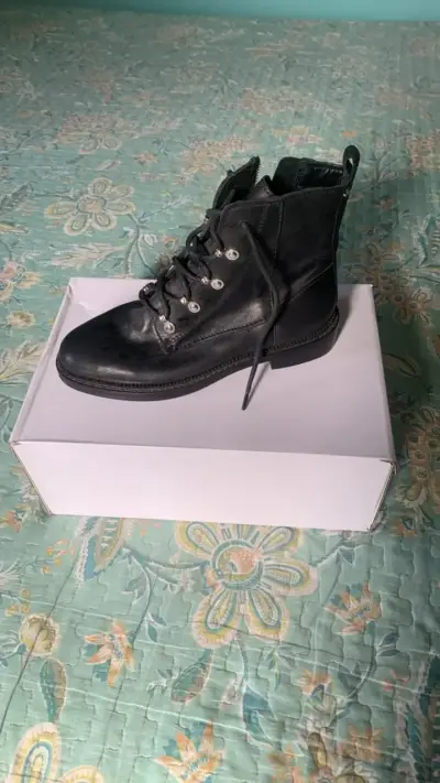 Botines Negros de Cuero con Cierre Lateral - miniatura 2