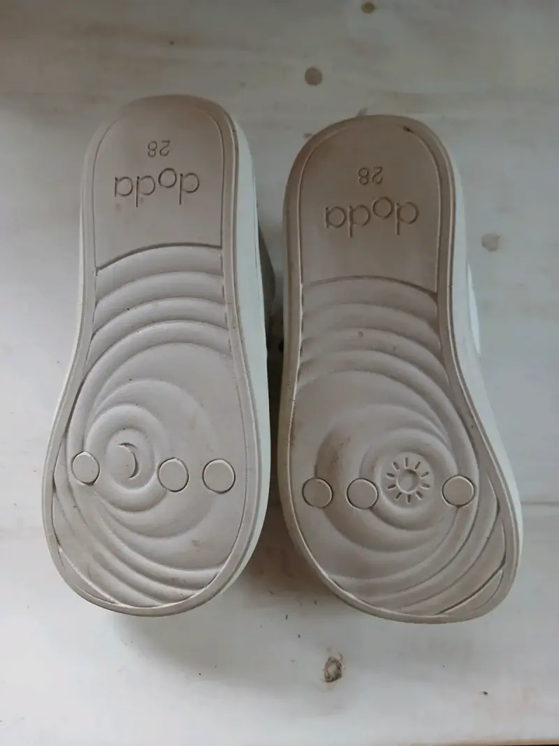 Zapatillas Doda Talla 28/ Beige y blanco - 2
