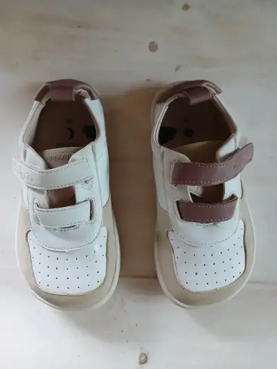 Zapatillas Doda Talla 28/ Beige y blanco - miniatura 3