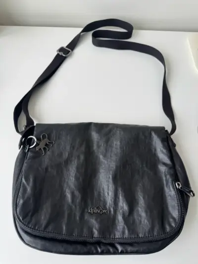 Bandolera negra Kipling con diseño elegante - miniatura 1