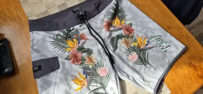 Short traje de baño Reef talla M - miniatura 1
